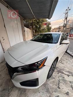 نيسان ألتيما